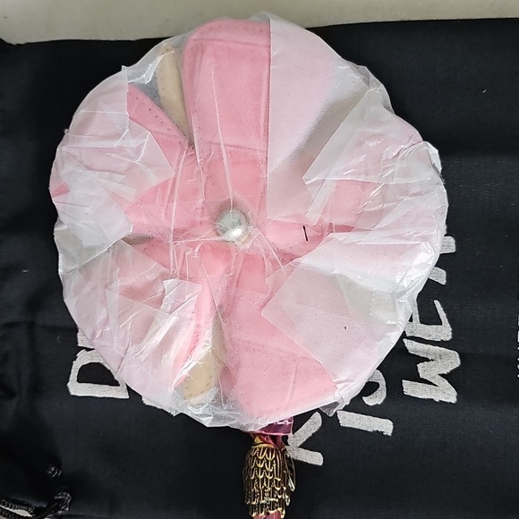 Kurt Geiger Flower Charm - Picture 7 of 8